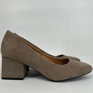🌸3 for $20 Comfortview Low Heel Vegan Suede Taupe Heels
